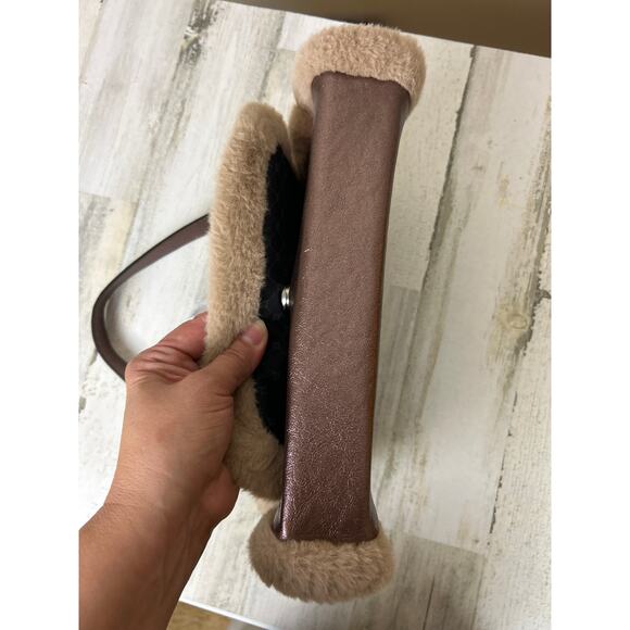 BCBGeneration Faux Bronze Leather Shoulder Crossbody Bag Fur Trim Boho New - Picture 4 of 5